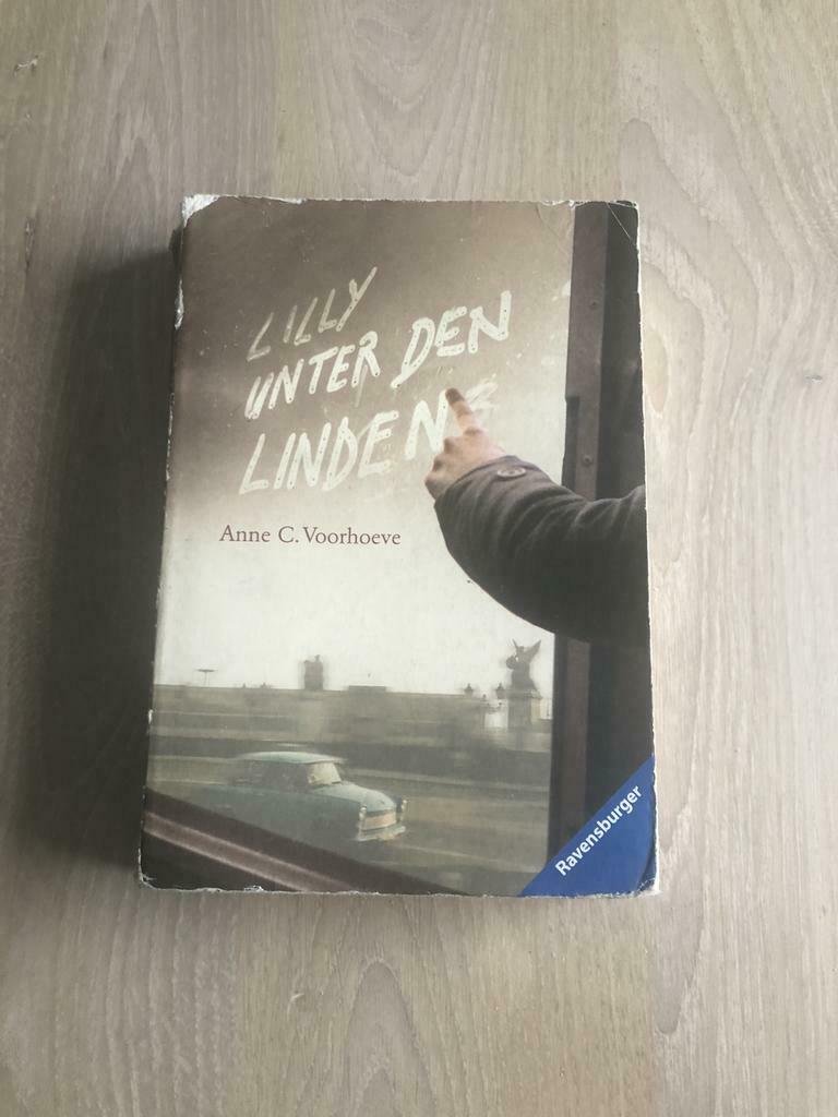 Lilly unter den linden Anne C. Voorhoeve, Boeken, Taal | Duits, Ophalen of Verzenden, Gelezen