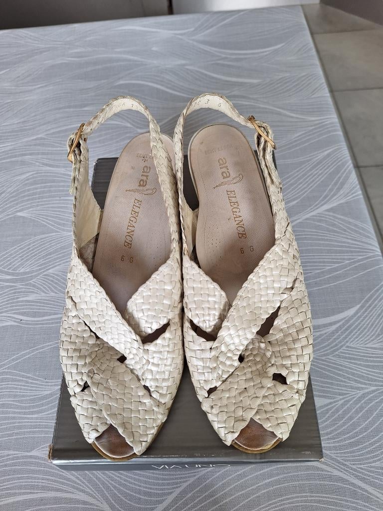 Witte gevlochten dames schoenen Ara elegance maat 39, Ophalen of Verzenden, Zo goed als nieuw