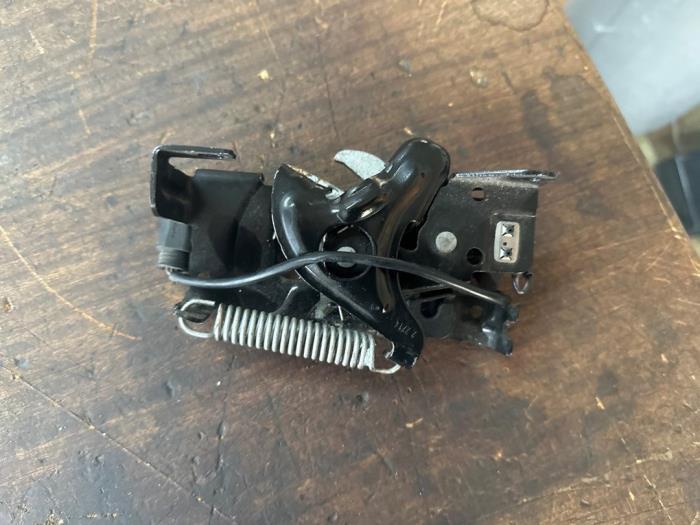 Mécanique de verrouillage capot d'un Mini Clubman, Enlèvement ou Envoi, 3 mois de garantie, Utilisé, Mini