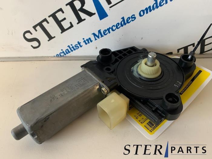Raammotor Portier van een Mercedes C-Klasse, Auto-onderdelen, Carrosserie, Mercedes-Benz, Gebruikt, 3 maanden garantie, Ophalen of Verzenden