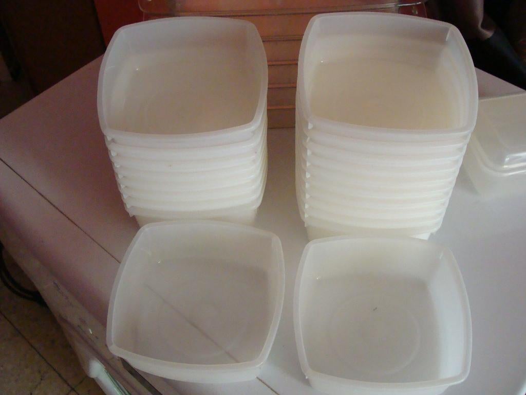 20 dozen zonder deksel 12 x 12 cm H 4 cm 2 euro voor alles, Ophalen of Verzenden, Gebruikt