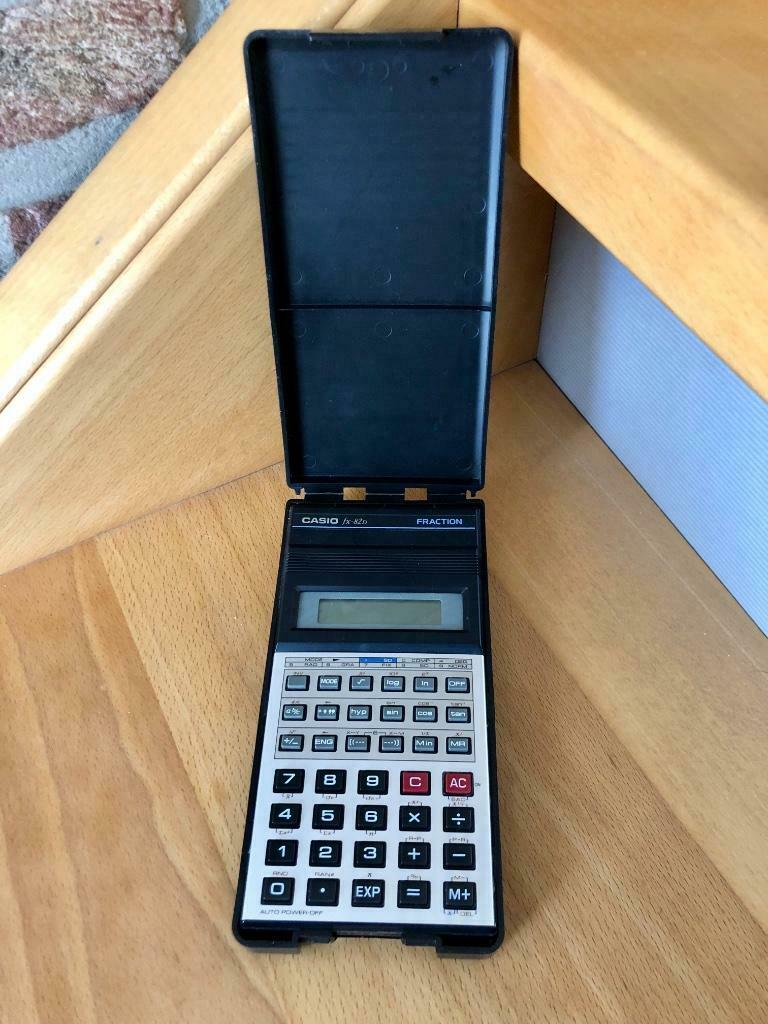 Vintage Casio fx-82D rekenmachine + hardcase, Enlèvement ou Envoi, Utilisé