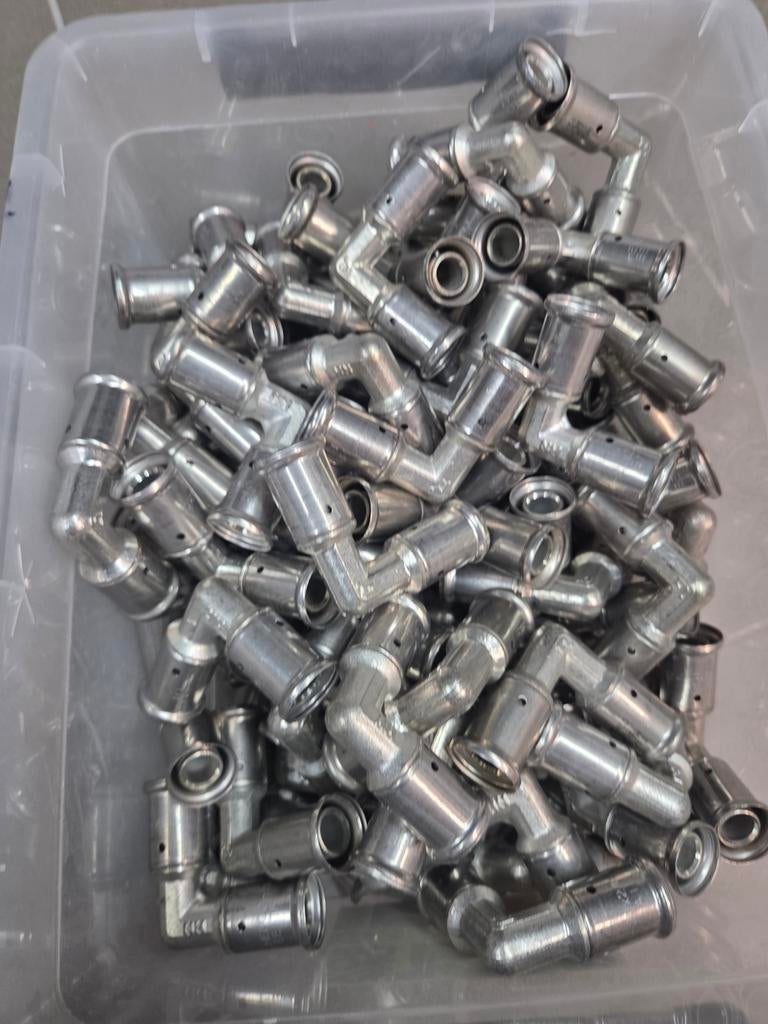 Perskoppelingen diameter 20 bocht 90, Doe-het-zelf en Bouw, Ophalen of Verzenden
