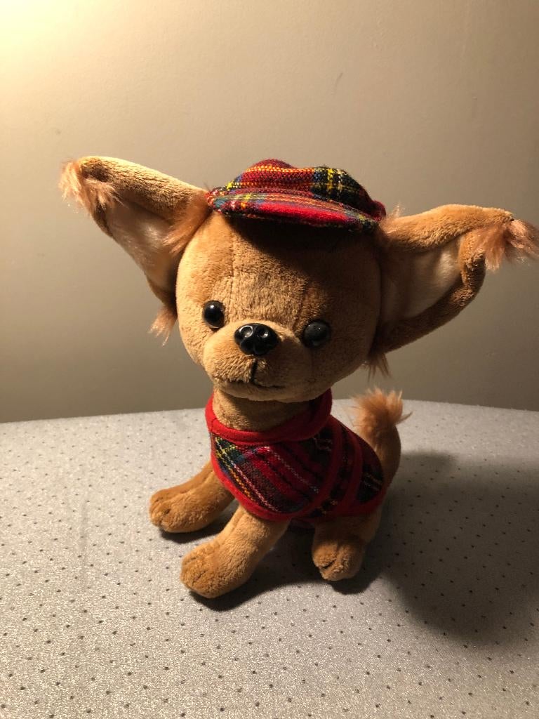 Chihuahua in rood pakje, Kinderen en Baby's, Verzenden, Zo goed als nieuw, Hond