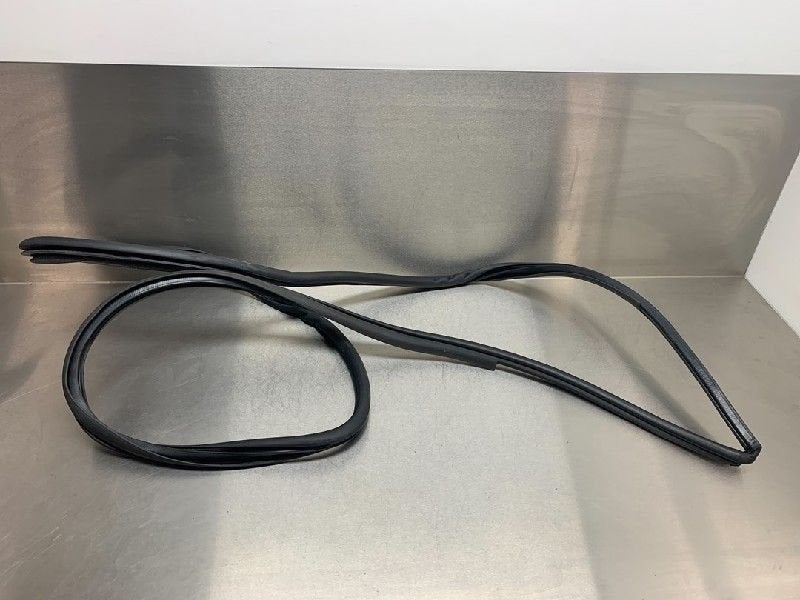 PORTIERRUBBER LINKS ACHTER Toyota Verso (01-2009/08-2018), Gebruikt, Toyota