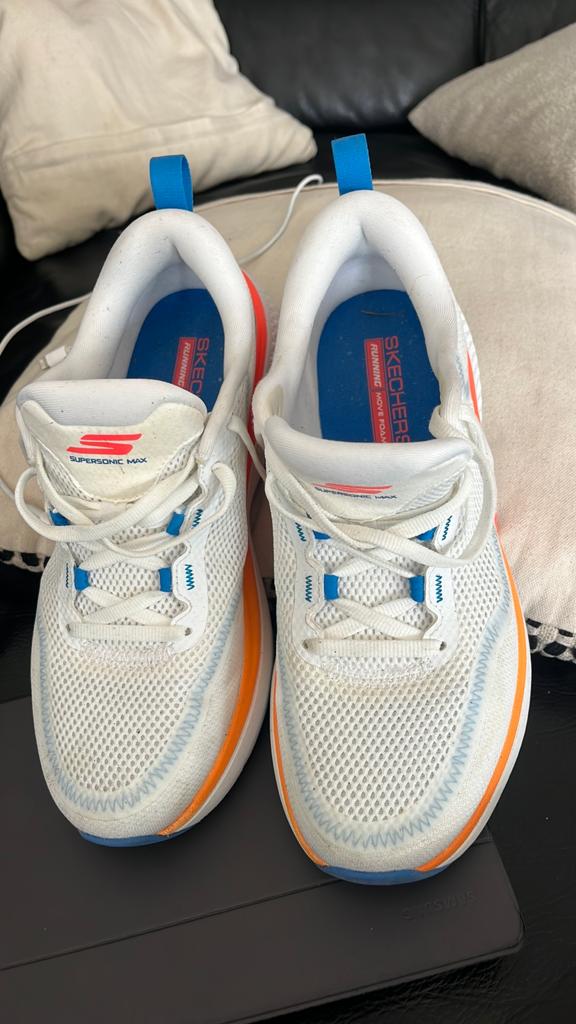 Loopschoenen/ sportschoenen skechers, Sport en Fitness, Ophalen, Zo goed als nieuw