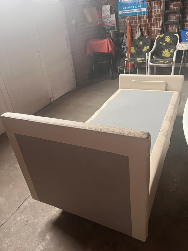 Lederen elektrische boxpring, Ophalen, Zo goed als nieuw, Eenpersoons, Crème