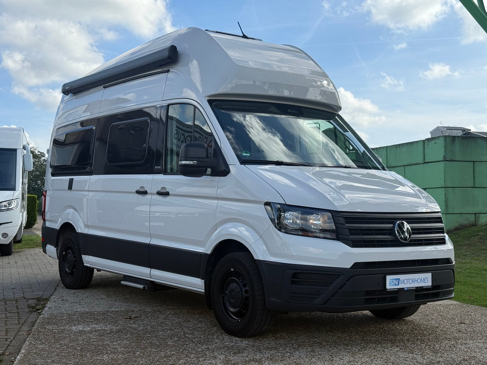 Vw Grand California - NEW MODEL - 1EIG! TREKHAAK **, Automaat, Buscamper of Camperbus, Volkswagen, Bedrijf
