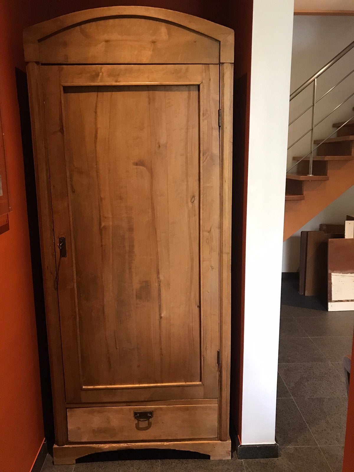 Armoire de vestiaire antique, Enlèvement