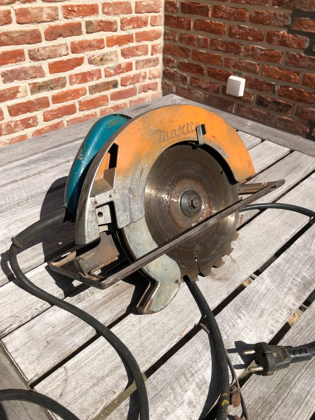 Makita cirkelzaag, Ophalen, Cirkelzaag
