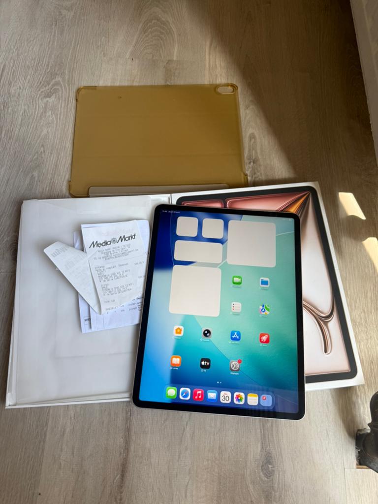 iPad Air 13 2024 128 GB, Computers en Software, Apple iPads, Ophalen of Verzenden, Zo goed als nieuw