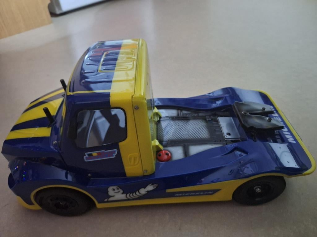 Splinternieuwe Tamiya TT01E airbrushed truck body  Nu 140€, Elektro, Nieuw, Ophalen of Verzenden, Schaal 1:10