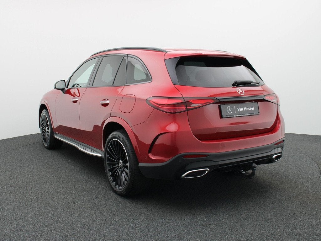 Mercedes-Benz GLC 400 e AMG Line SUV + DIGITAL LIGHT + LEDER, Auto's, Automaat, Stof, Zwart, 4 cilinders