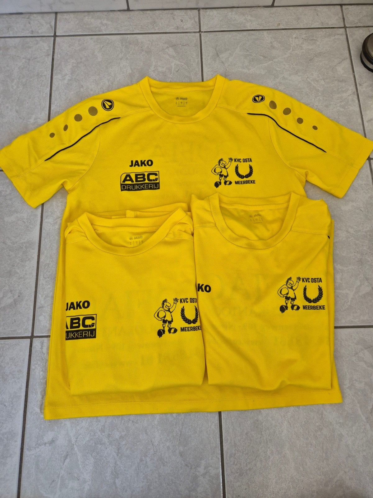 training kvc osta meerbeke maat M, Taille M, Enlèvement ou Envoi