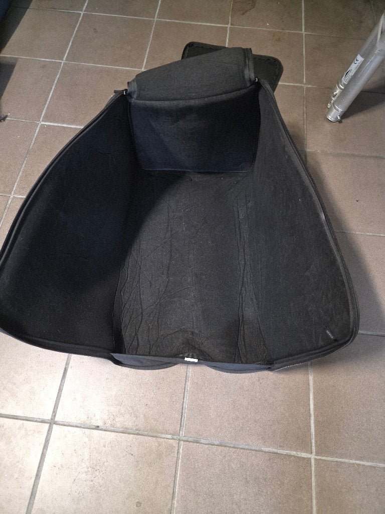 1 x draagtas QSC k12.2, TV, Hi-fi & Vidéo, Étanche, Enlèvement, Comme neuf, Enceinte portable