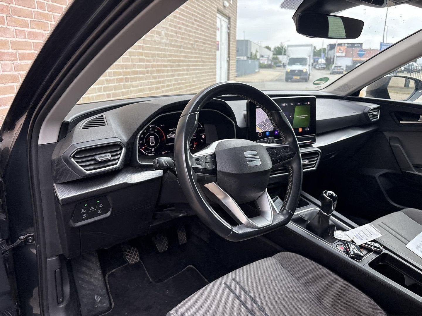 Seat Leon Sportstourer 1.0 TSI Style Business Intense | € 7., Autos, Seat, Argent ou Gris, Achat, Entreprise, 127 g/km