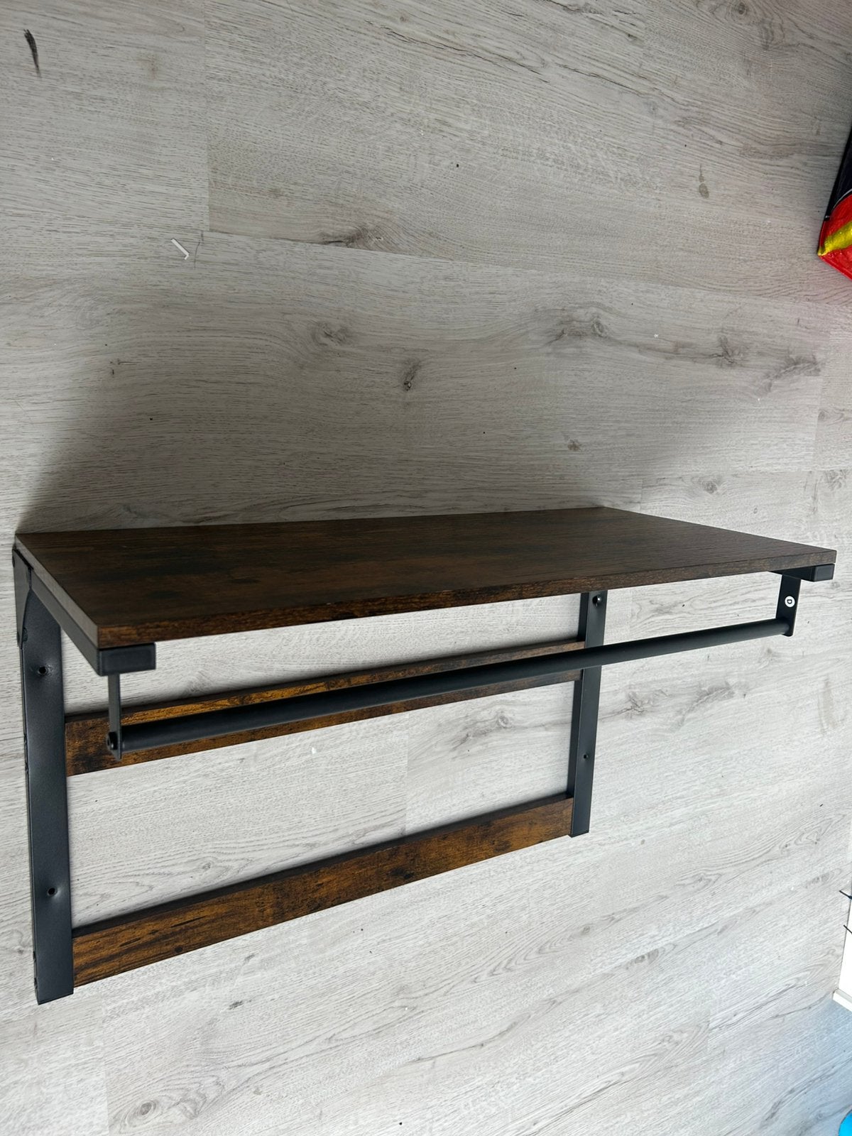 Wandplank + hangrek, Ophalen, Zo goed als nieuw