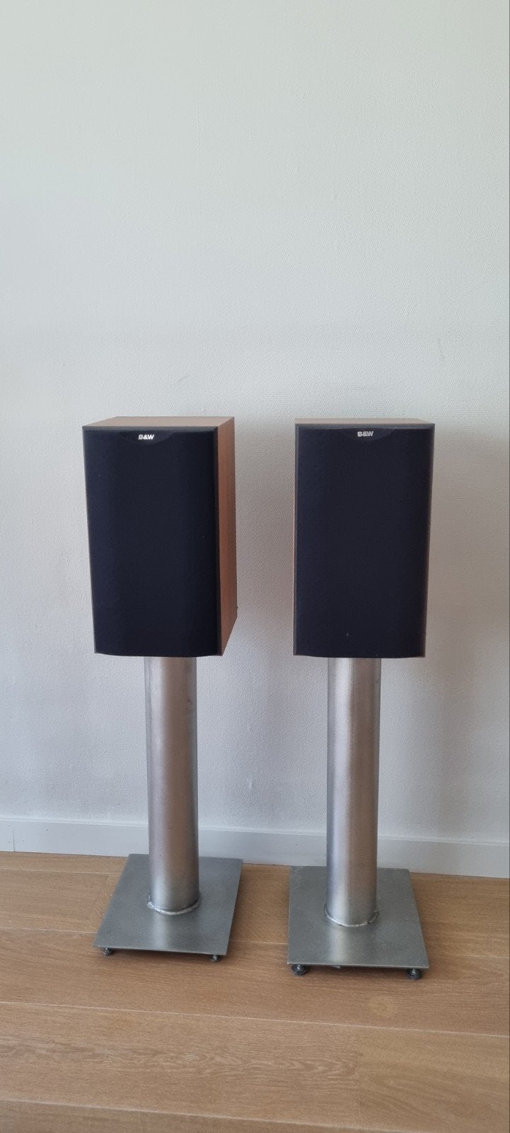 luidsprekers B&W DM 602, Ophalen, 120 tot 150 watt, Speakerset, Zo goed als nieuw