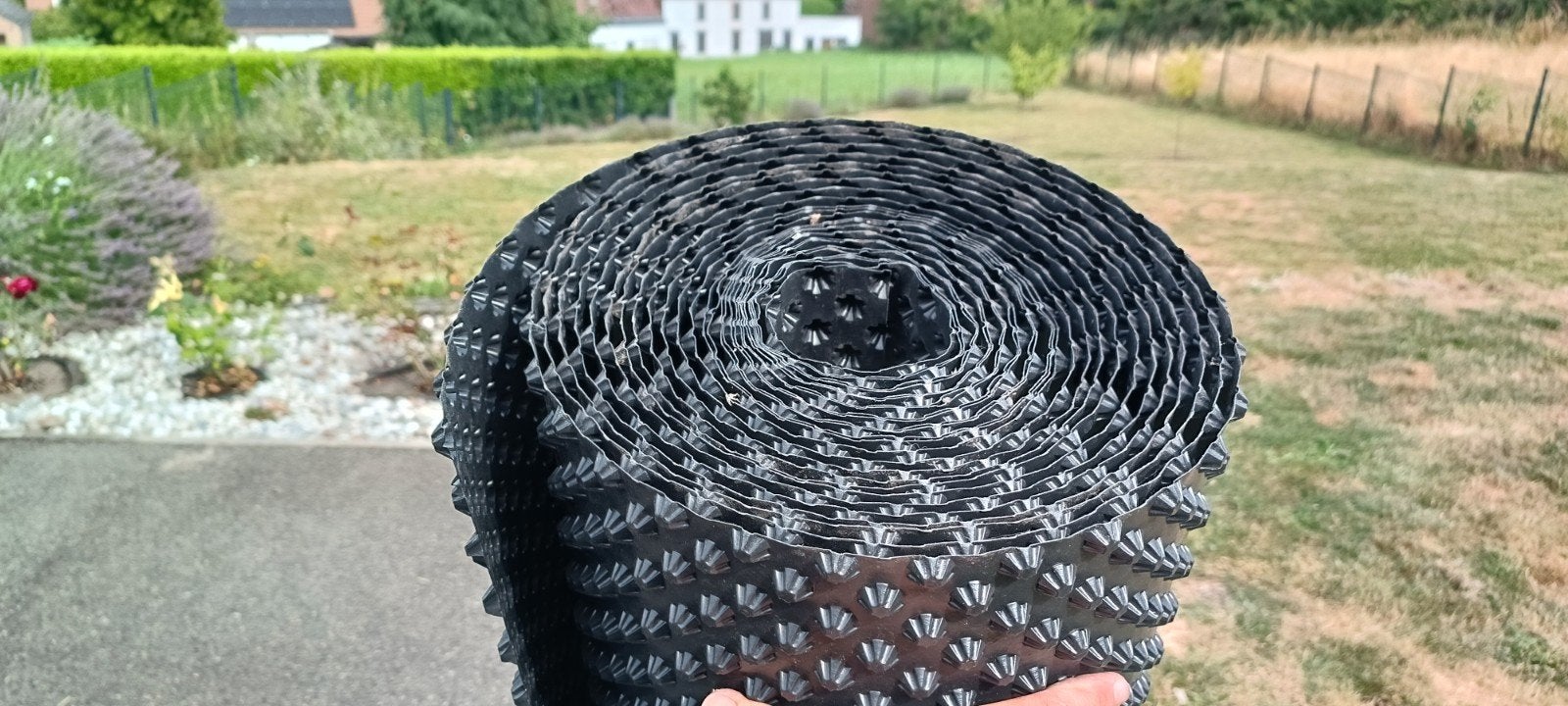 !!!A DONNER !!!Membrane d'étanchéité à nodules et cornières, Enlèvement