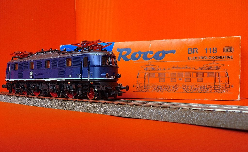 Locomotive Électrique BR 118 DB bleue - Roco 04141B  H0 1:87, Hobby & Loisirs créatifs, Trains miniatures | HO, Comme neuf, Locomotive