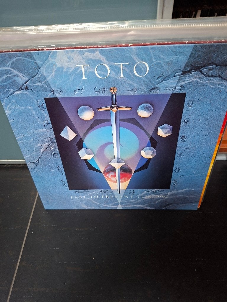 lp - toto - past to present 1977-1990 - bak 3, LP, Complilatie, Ophalen of Verzenden, Zo goed als nieuw