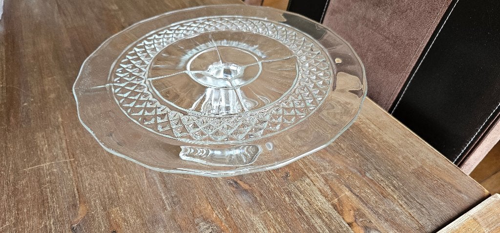 antieke taartschotel op voet, Ophalen
