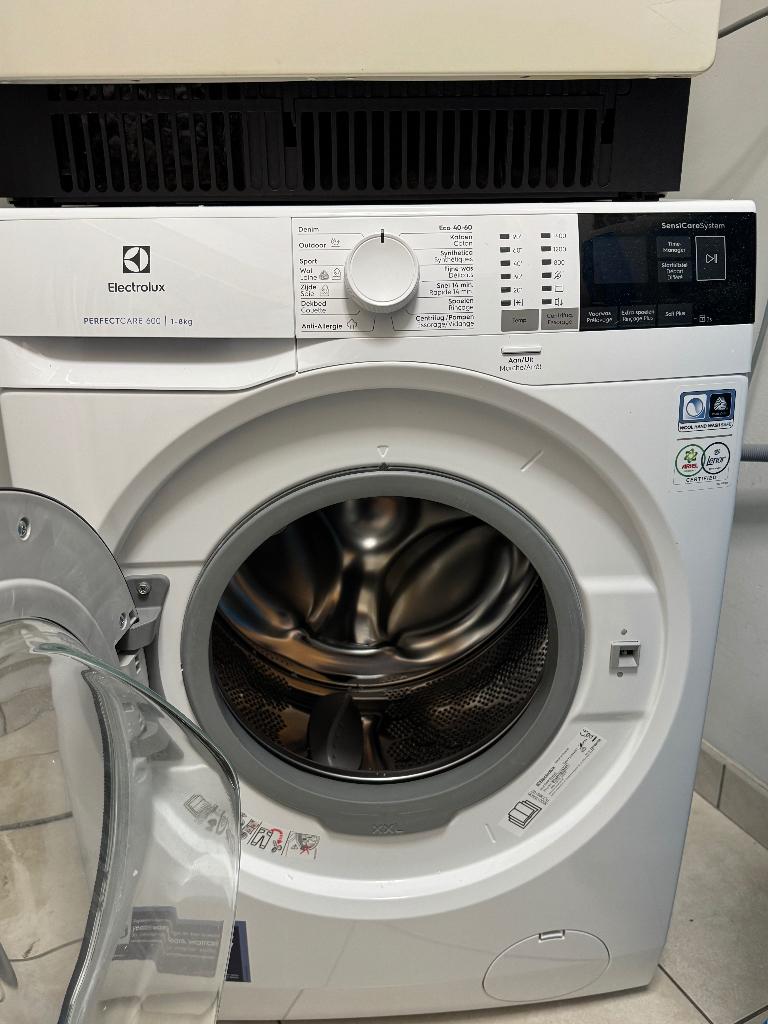 LAVE LINGE ELECTROLUX, Electroménager, 1200 à 1600 tours, 6 à 8 kg, 85 à 90 cm, Chargeur frontal