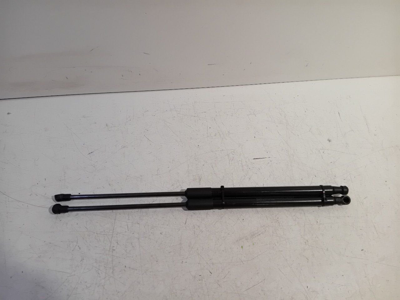Gasdrukveerset achter Nissan Qashqai, Onderdelen@venauto.nl, Van der Ven Autorecycling B.V., Gebruikt, Ettenseweg 76, 4706 PB Roosendaal, The Netherlands