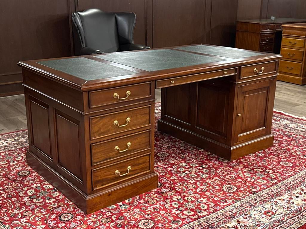 Klassiek Engels bureau #635, Huis en Inrichting, Ophalen of Verzenden, Zo goed als nieuw