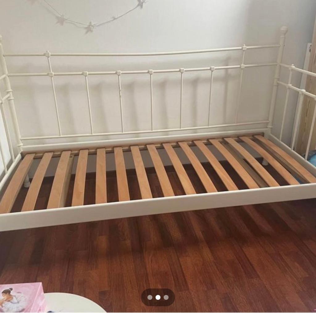 Lit 1 personne métal blanc avec matelas., 90 cm, Une personne, Enlèvement, Utilisé
