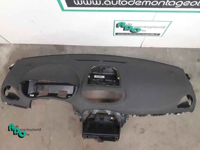 Dashboard van een Renault Clio (Clio 3 06-), Gebruikt, -, Renault, -