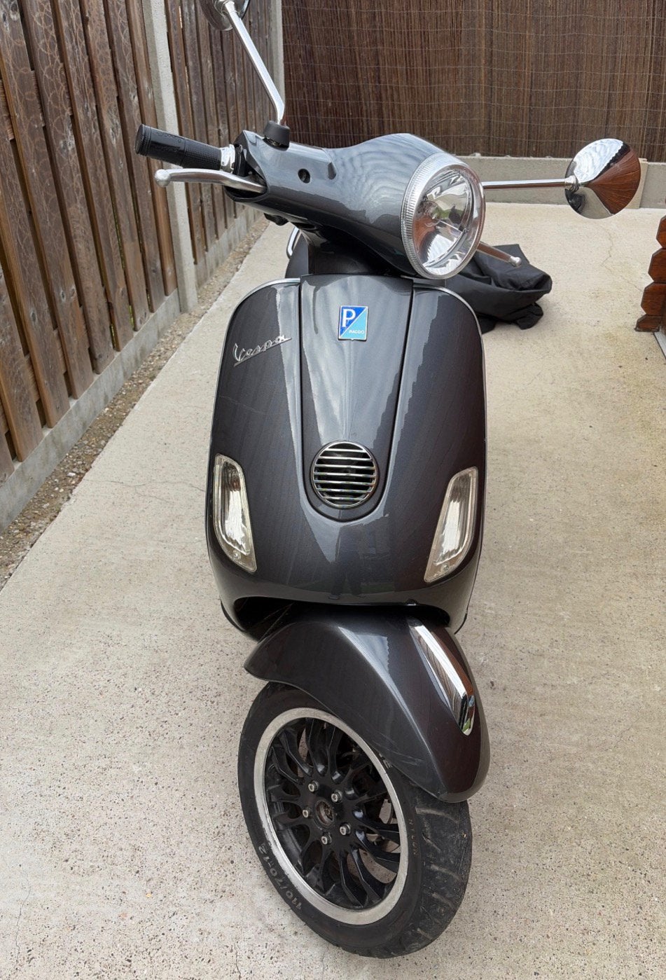 Vespa lx, Fietsen en Brommers, Ophalen, Zo goed als nieuw