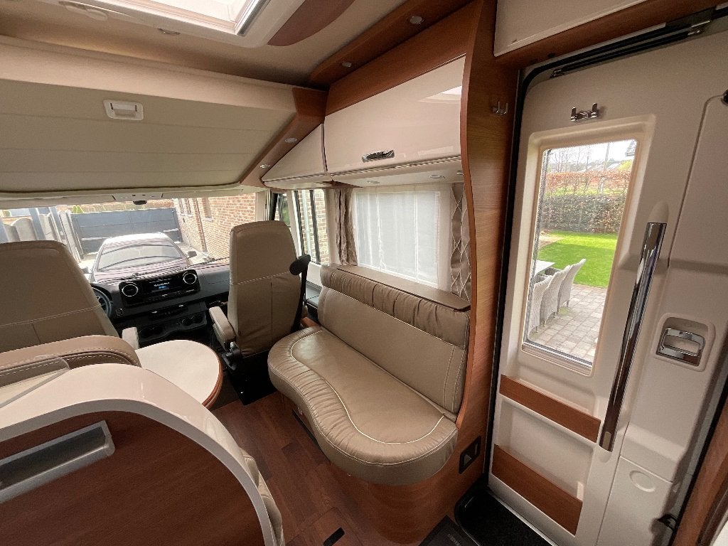 Mobilhome Carthago Chic C line, Toilette à cassette, Marchepied électrique, Intégral, Réfrigérateur