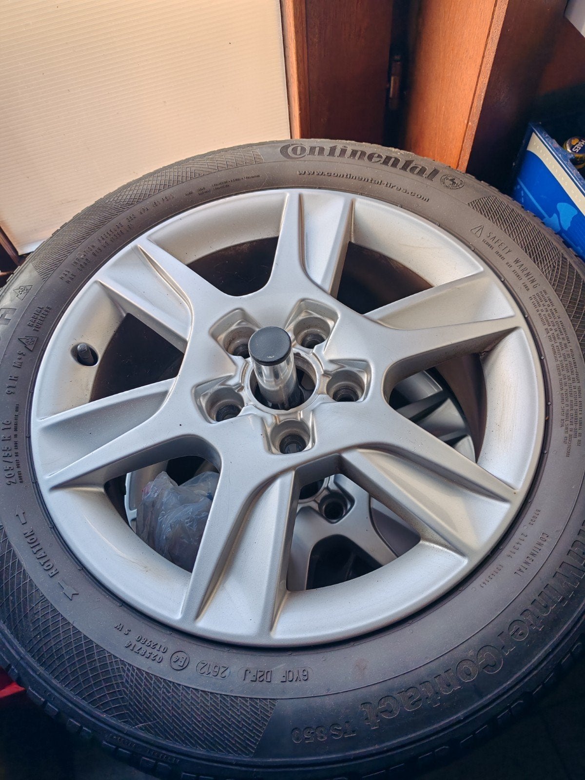 Set wielen met winterbanden voor Audi A3, Autos : Pièces & Accessoires, Pneus & Jantes, Pneus et Jantes, Pneus hiver, 16 pouces