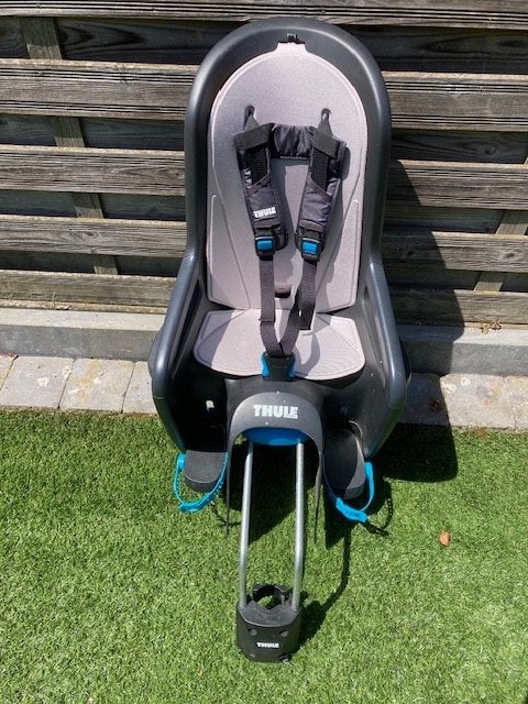 Fietskinderstoel Thule, Achterzitje, Voetsteuntjes, Thule Yepp Fietsstoeltje + Easyfit adapter, Zo goed als nieuw