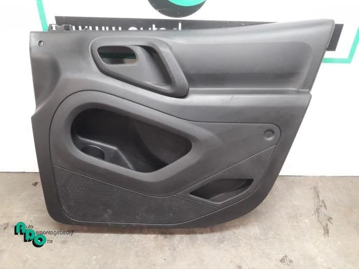 Revêtement portière 2portes droite d'un Peugeot Partner (P, -, 3 mois de garantie, Utilisé, -