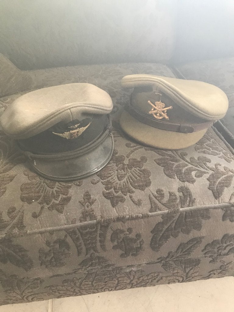 2 belgische kepies, Verzamelen, Ophalen of Verzenden, Landmacht
