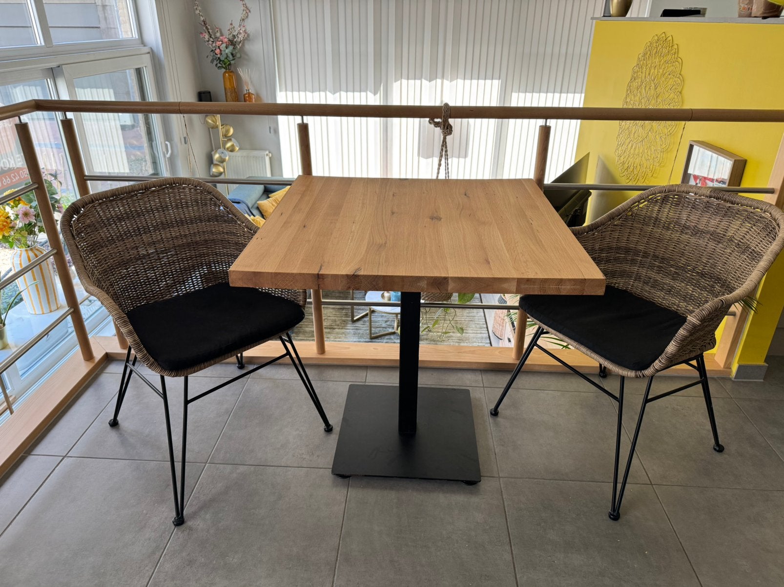 Keukentafel met 2 stoelen, Ophalen, Zo goed als nieuw