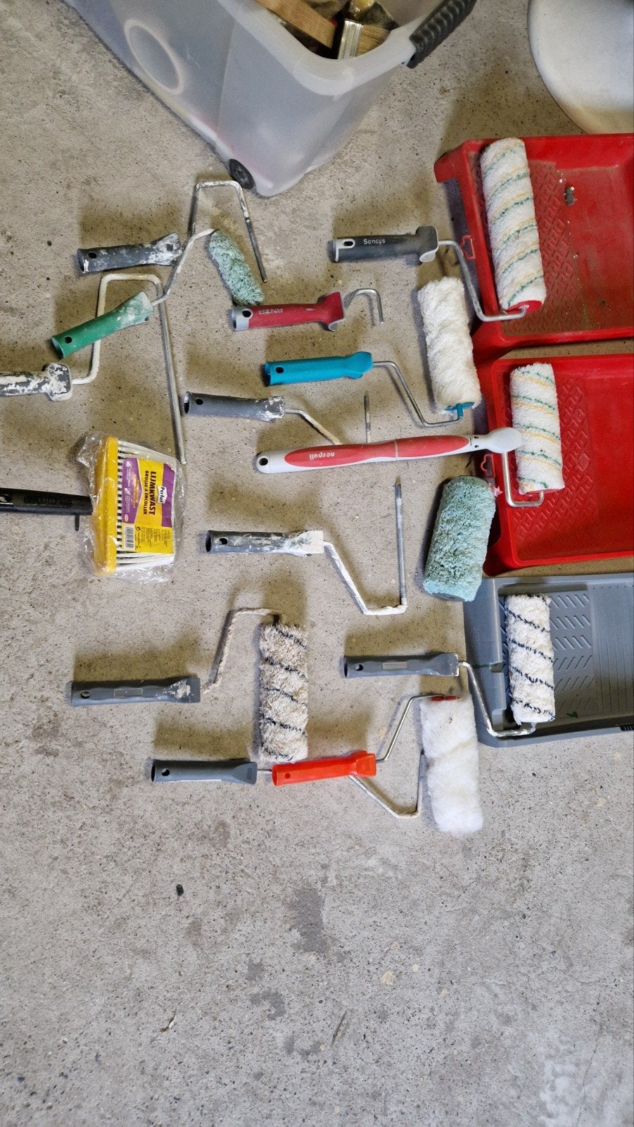 Groot lot schildersmateriaal, Ophalen
