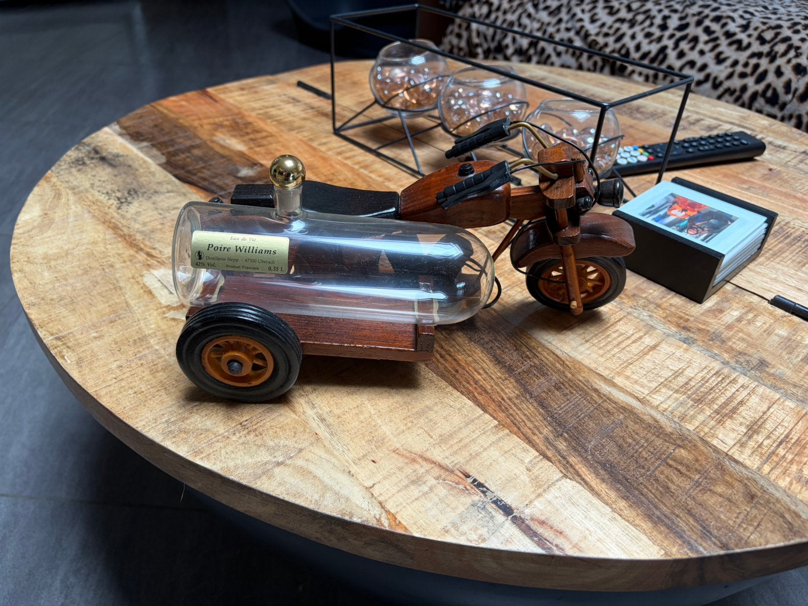Moto miniature en bois 50 euros, Enlèvement, Comme neuf