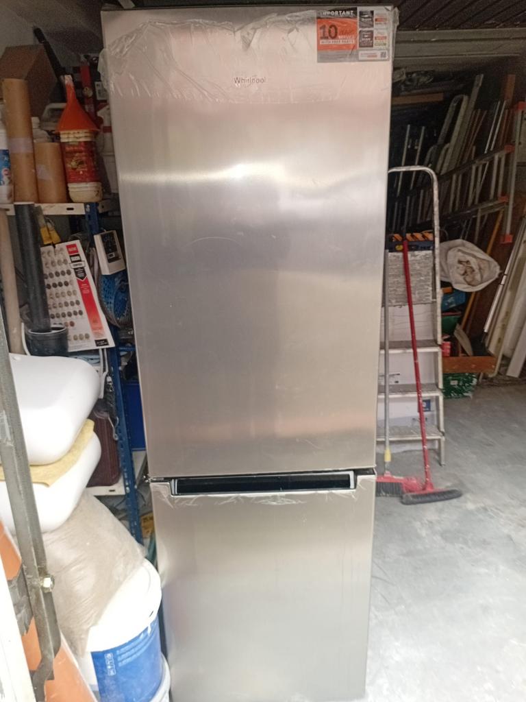Frigo neuf whirlpool, 100 à 150 litres, Enlèvement ou Envoi, Neuf, Avec congélateur séparé