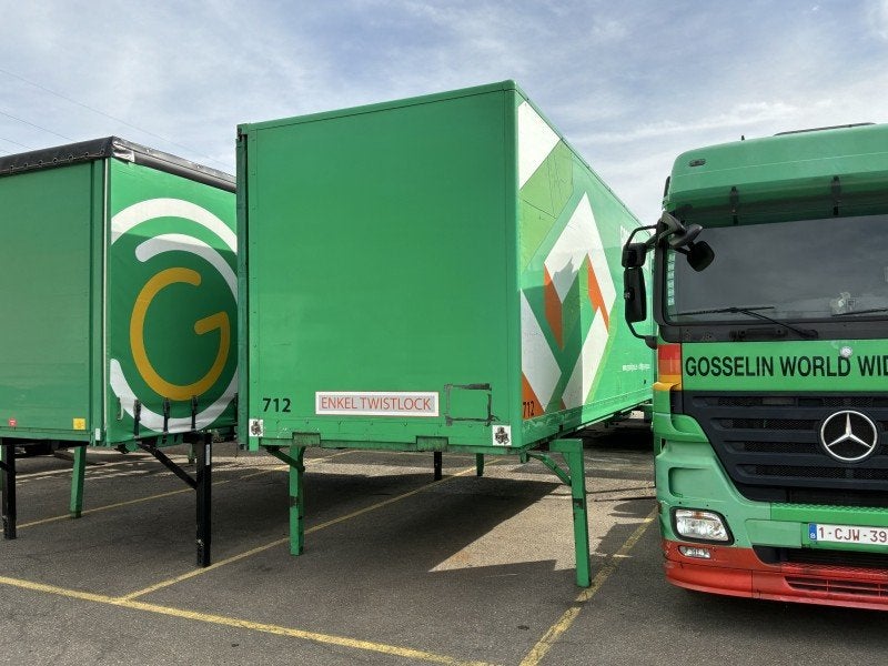 caisse mobile avec bâche coulissante, Achat, Entreprise, Autres carburants, Autres couleurs