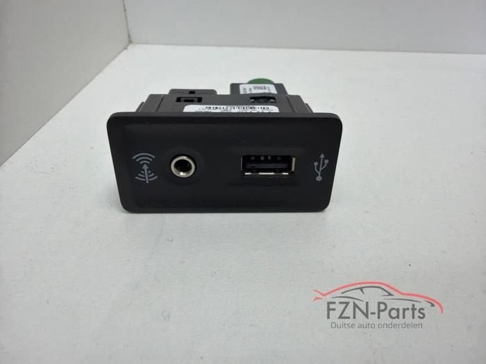 VW Golf 7 Aux USB Aansluiting, Auto-onderdelen, Ophalen of Verzenden, Gebruikt