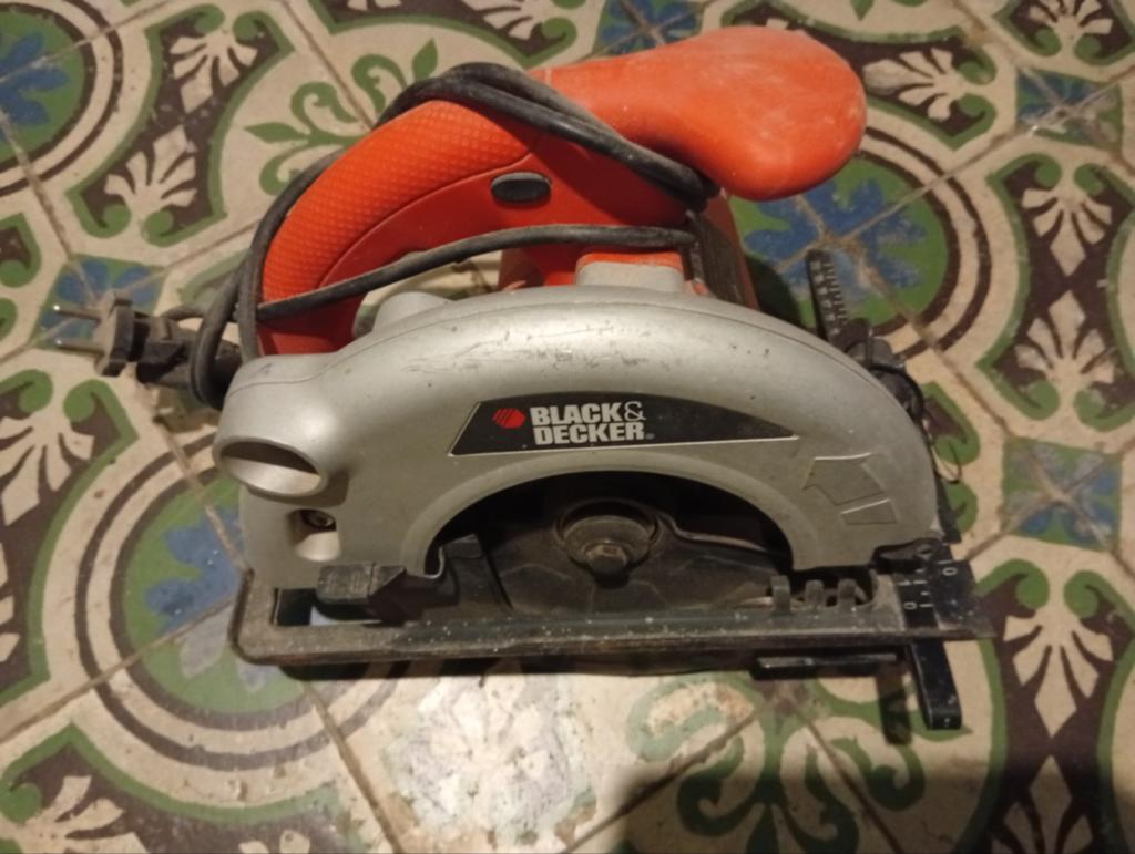 Zaagmachine Black &Decker, Doe-het-zelf en Bouw, Gereedschap | Zaagmachines, Ophalen