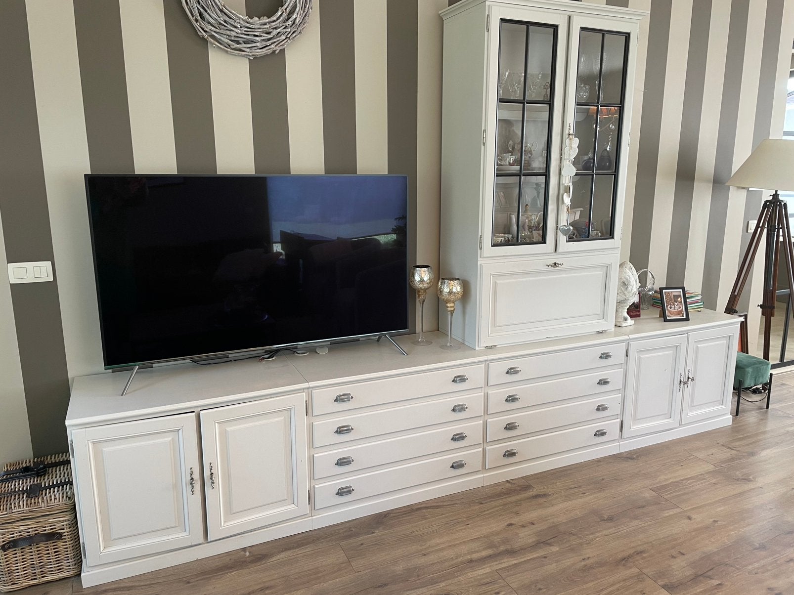 Tv kast, Enlèvement