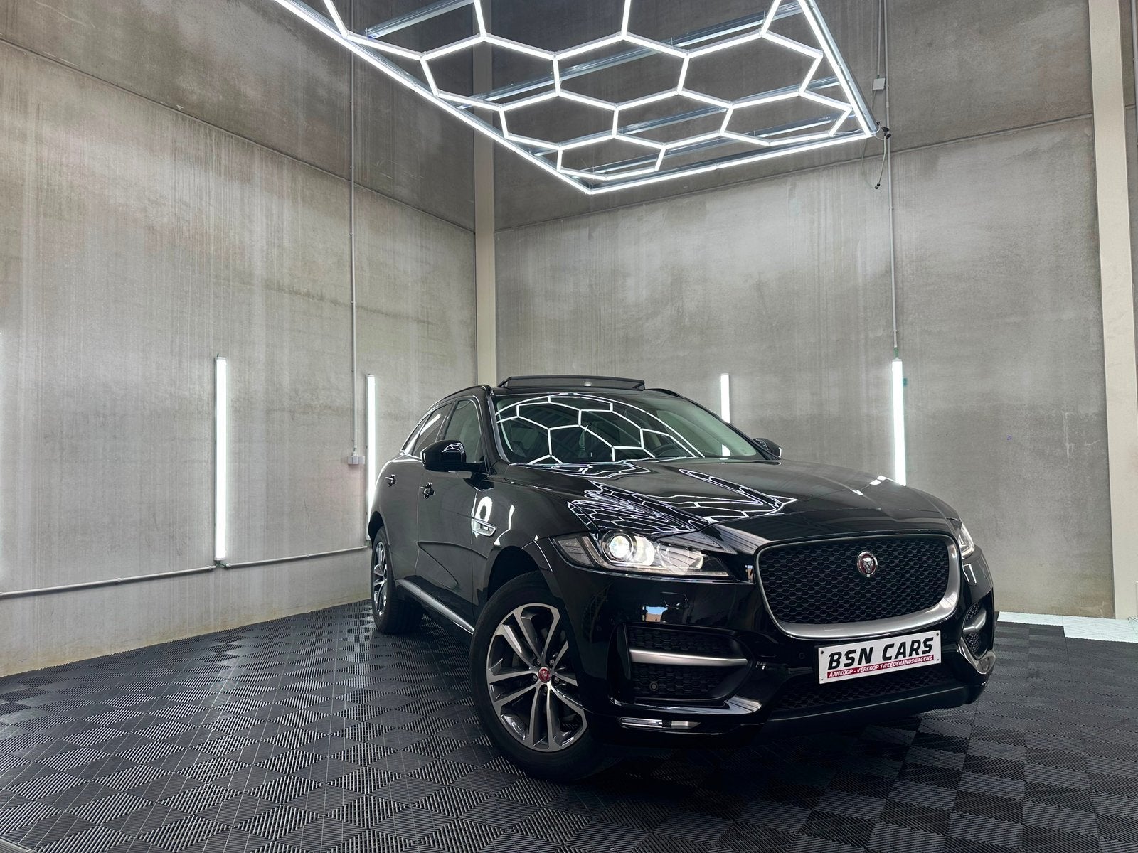 JAGUAR F-PACE/R-SPORT/PANO/CAMERA/MERIDIAN/MEMORY/GARANTIE, Auto's, Automaat, https://public.car-pass.be/vhr/c82cb89d-63ab-43b8-83ea-f382184c47fb