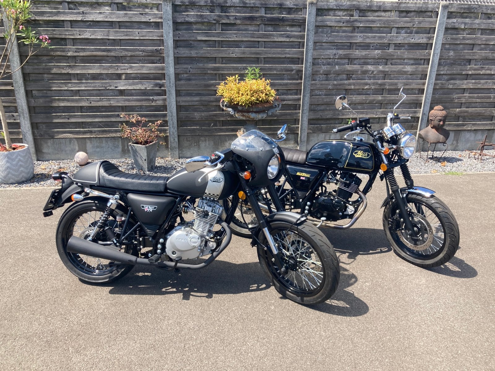 Mash 125cc Cafe Racer en Black Seven alle 2 in nieuw staat.., Motos, Occasion, Permis Moto A1 minimum, Particulier, Autre