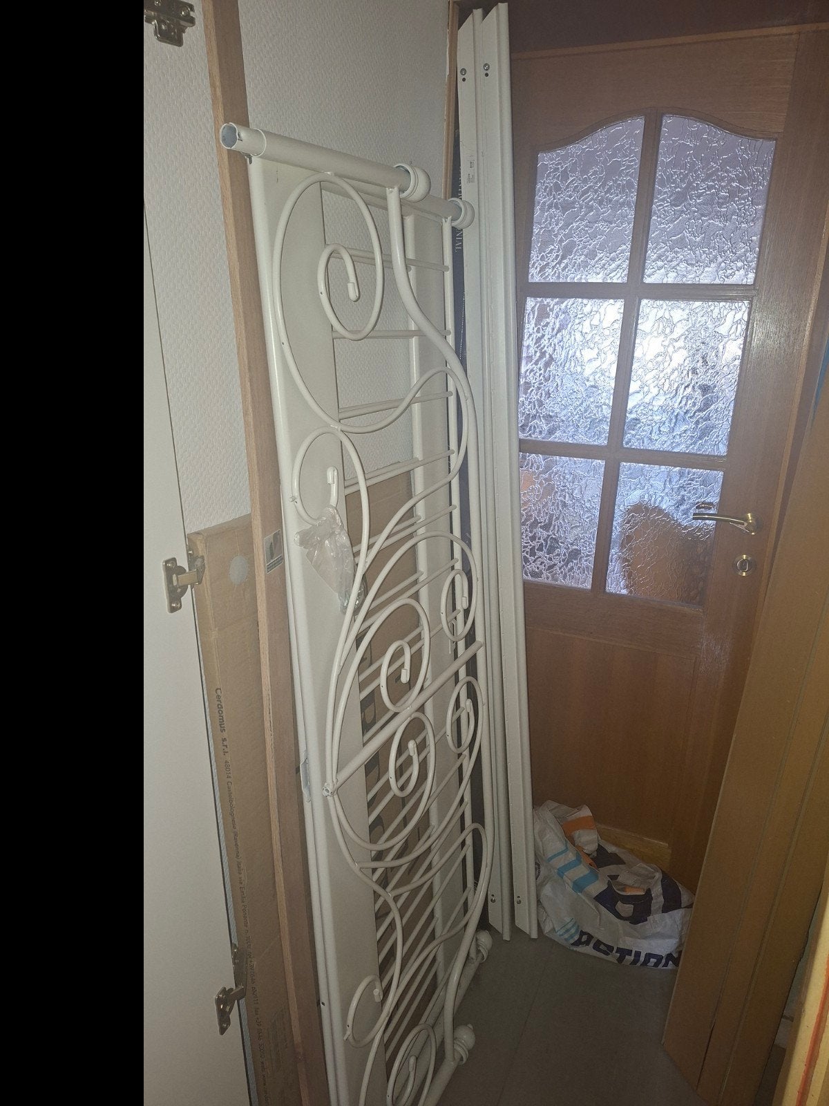Cadre de lit 160 cm en fer blanc Ikea (déjà démonté), Enlèvement