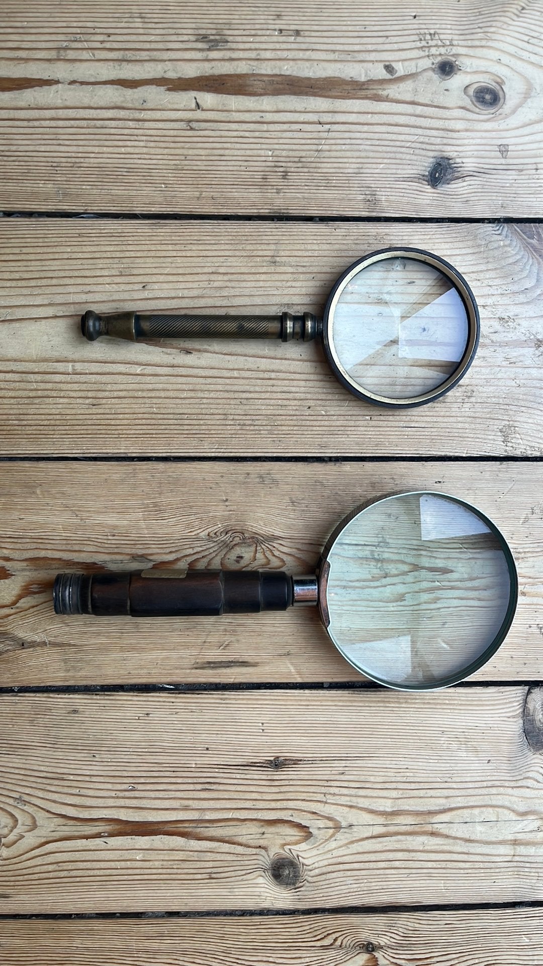 Lot de deux loupes, Enlèvement
