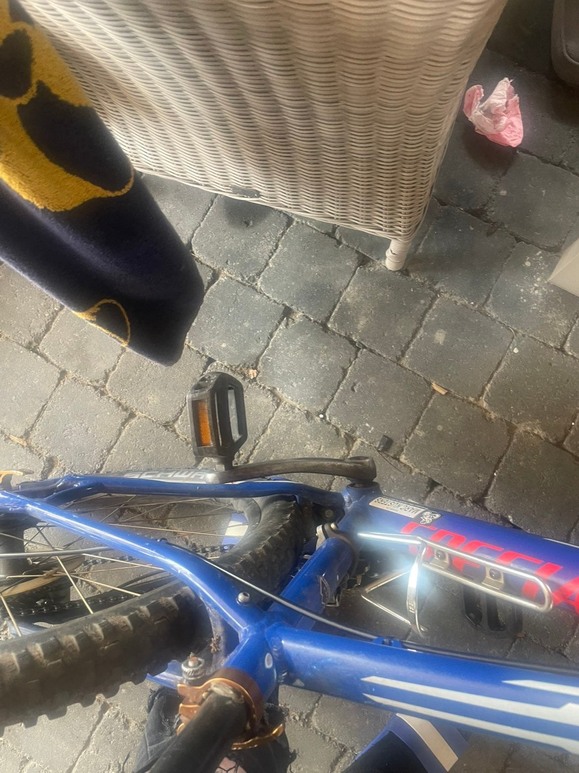 Mtb moet weg, Ophalen, Frame